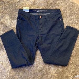 🎉🌹Host Pick🌹🎉NWT ON denim mid-rise super skinny 14